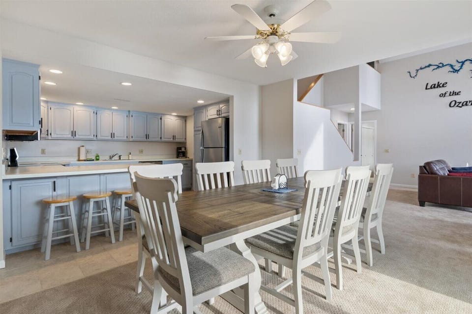 Large kitchen & dining area that is connected to the living room.