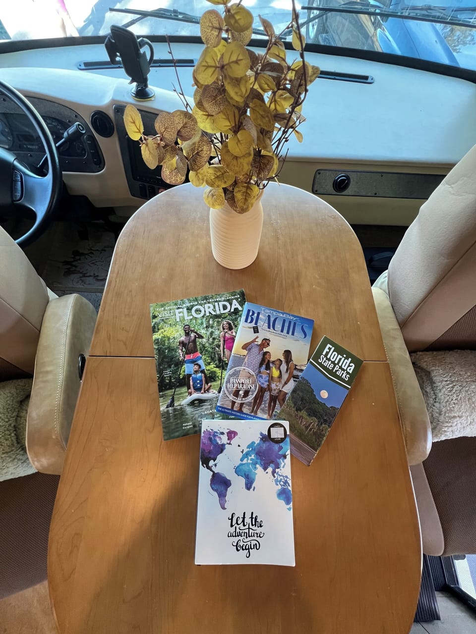 Welcome table with highlights of area attractions and maps.