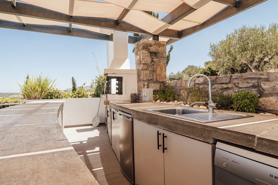 Balcony / Terrace / Patio, Building Exterior, Outdoor