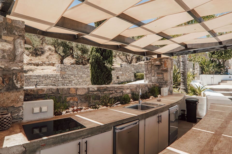 Balcony / Terrace / Patio, Building Exterior, Outdoor