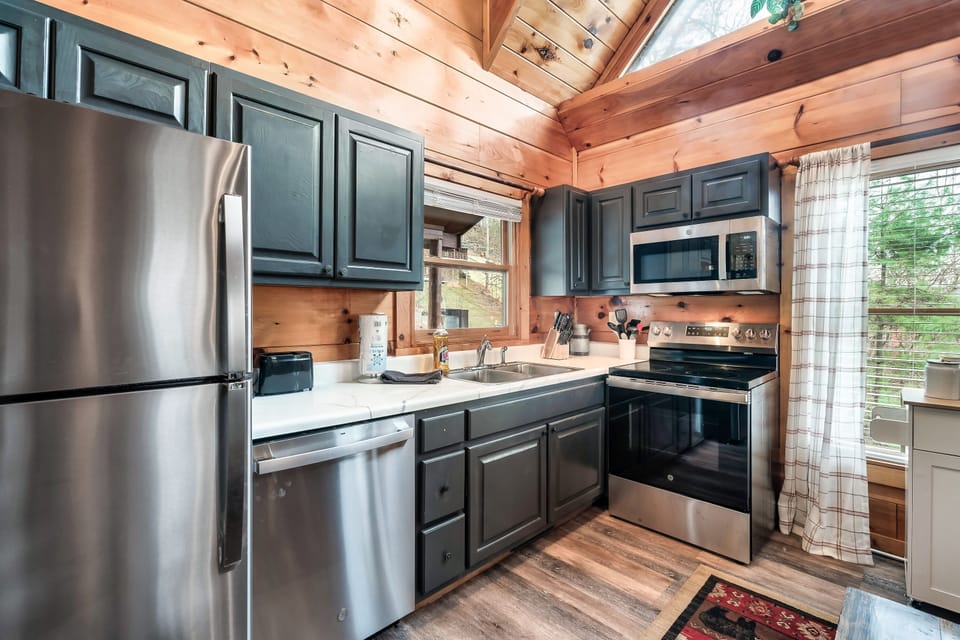 Cook up something special in this fully equipped kitchen, ready for all your culinary adventures