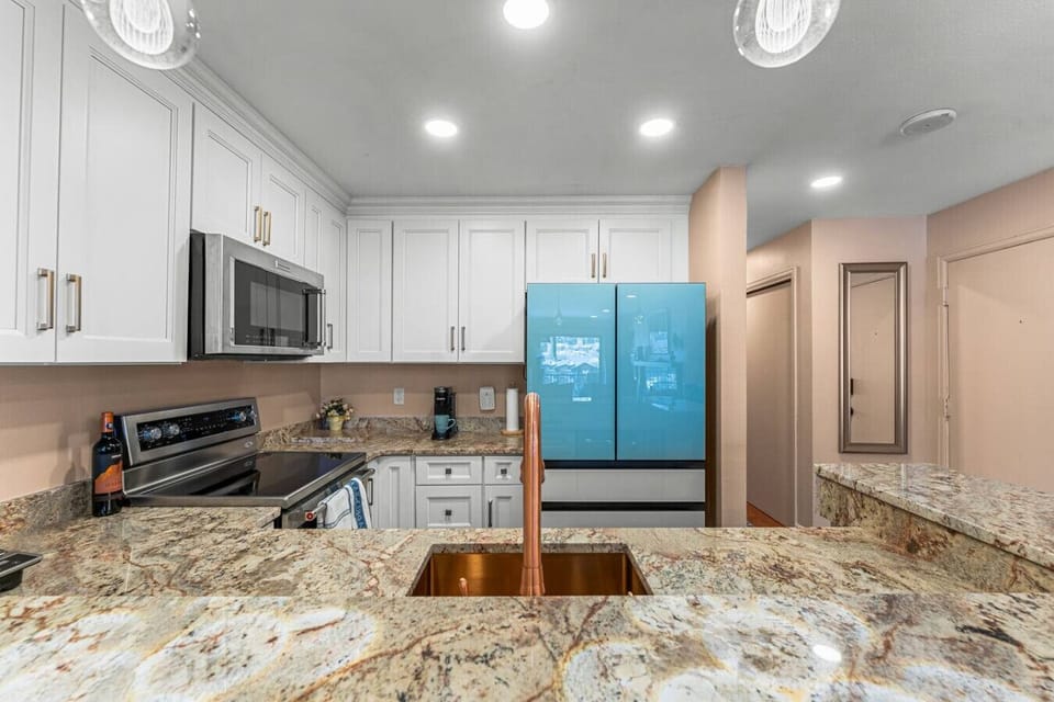 Cook in style with a fully equipped kitchen