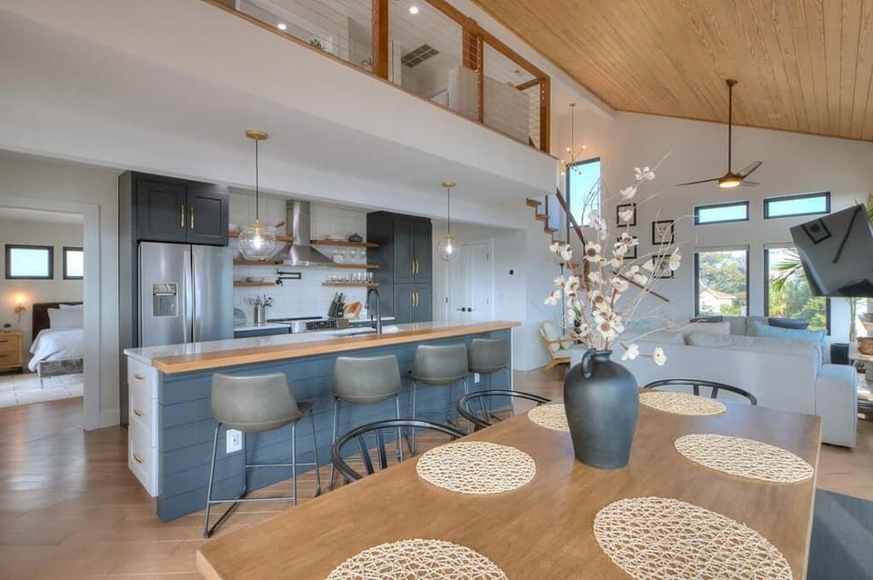 Dining Area
GW 12.18.24