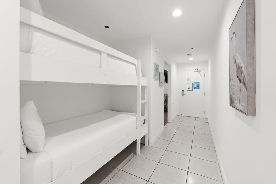 Bunk Alcove