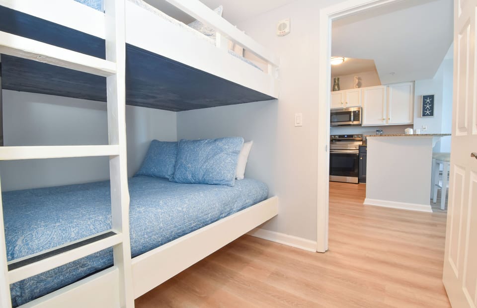 The Palms of Destin 11104 - Guest Bedroom and Kitchen