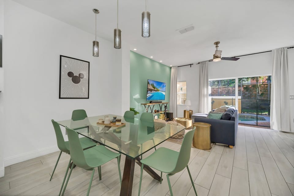 Modern Open-Concept Living and Dining Area!