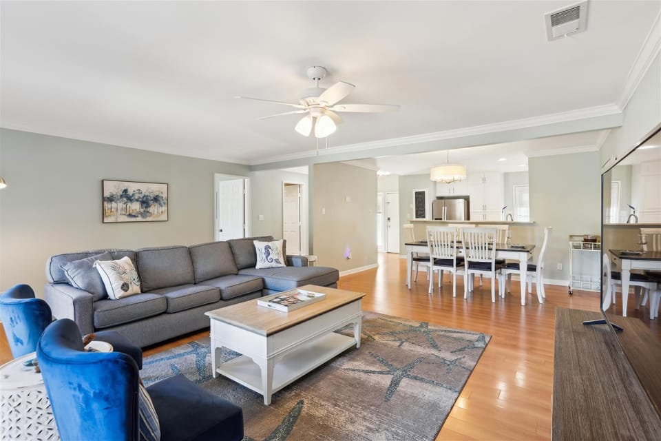 Living Room at 756 Queens Grant