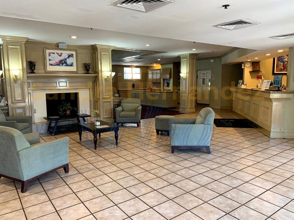 Clubhouse: a comfy spot with tables, chairs, and internet 