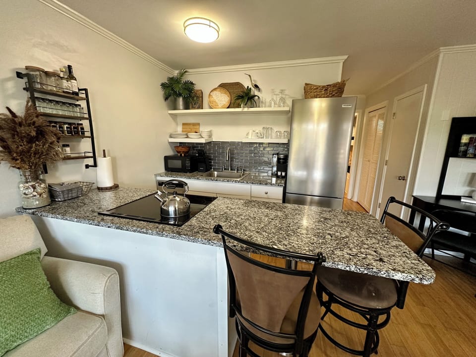 Kitchen - Gorgeous stainless steel appliances