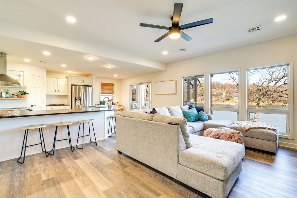 Living Room | Main Level | Smart TV | Free WiFi | Central Heating & A/C