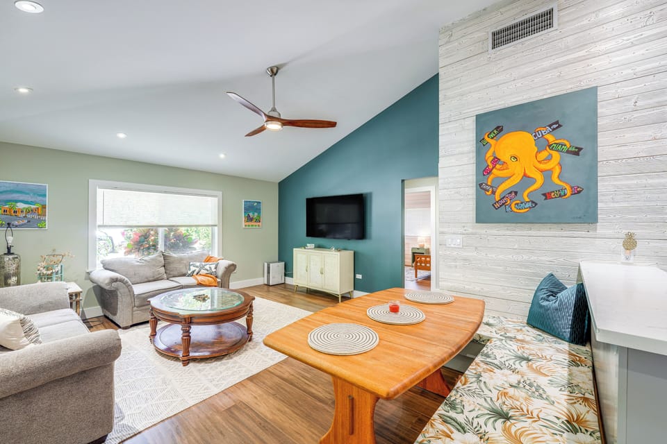 Tavernier Vacation Rental | 3BR | 2BA | 1,600 Sq Ft | Small Step to Enter