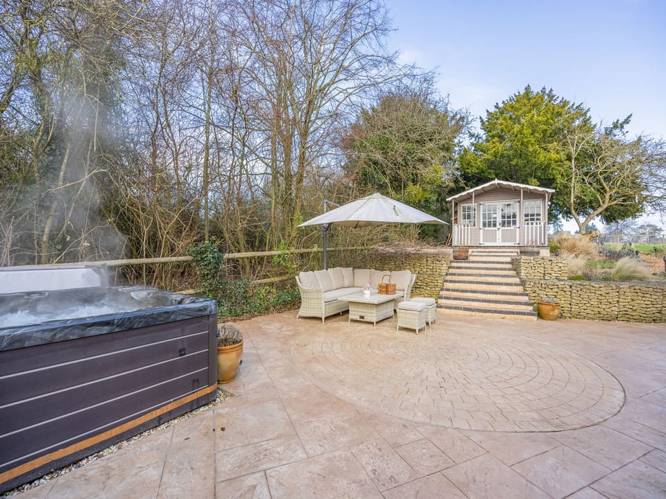 Jacuzzi | Amaranth, Shurdington