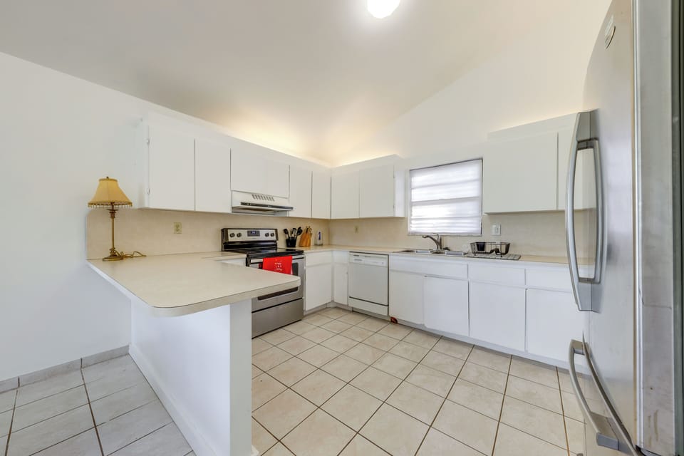 Kitchen | Drip Coffee Maker | Dishwasher | Cooking Utensils