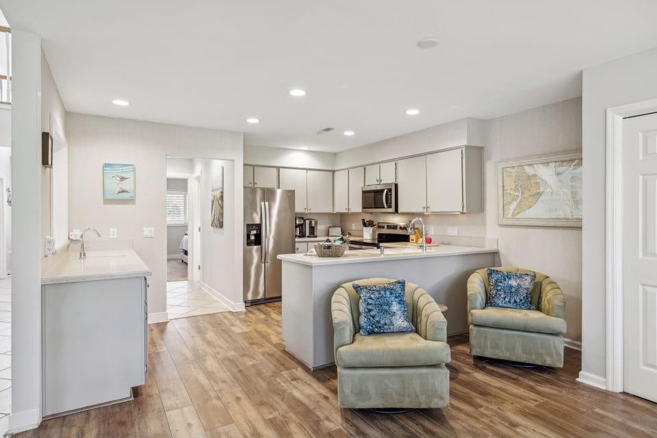 Culinary Ready: Fully equipped kitchen