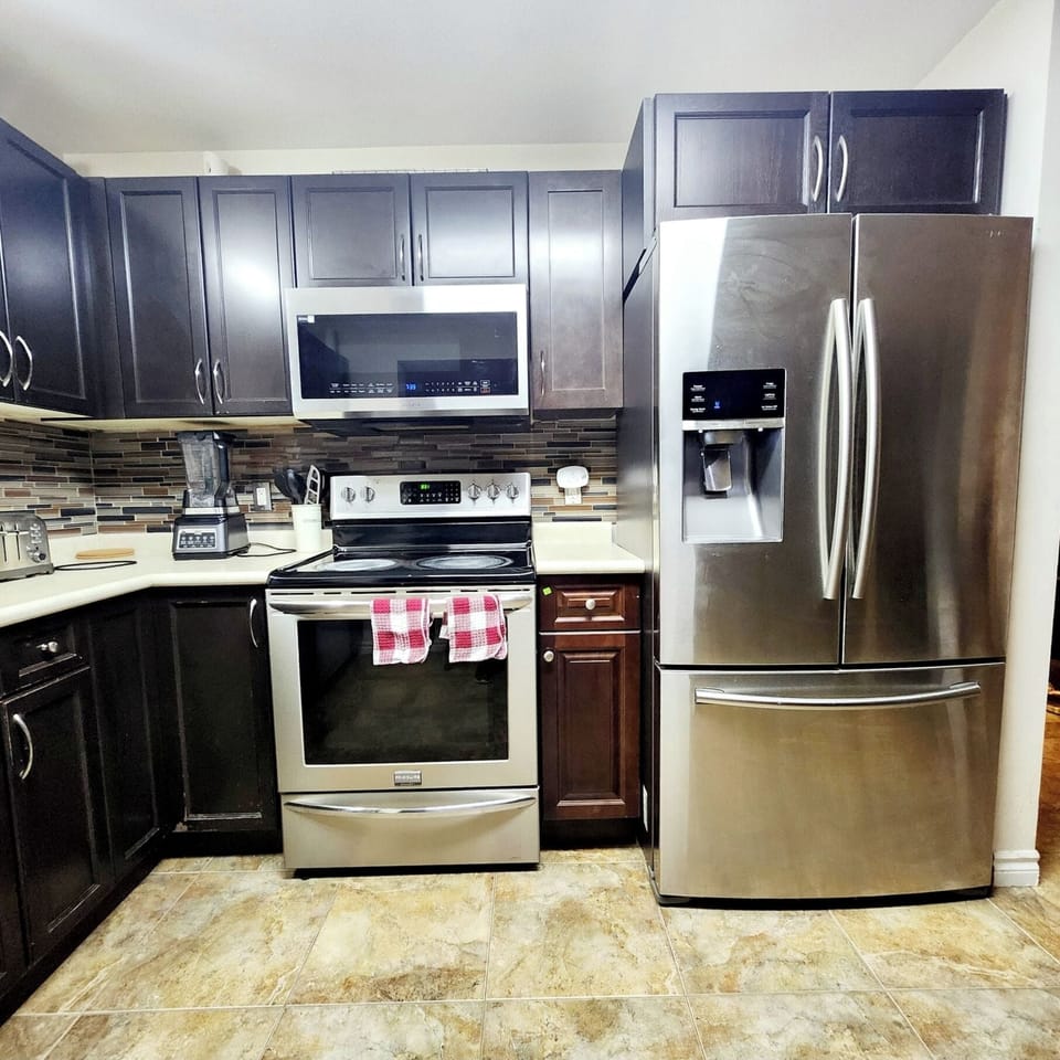Full Shared kitchen 