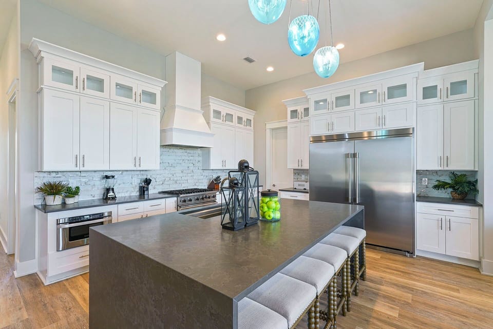 Scarlett's Beach Heaven - Miramar Beach - Kitchen
