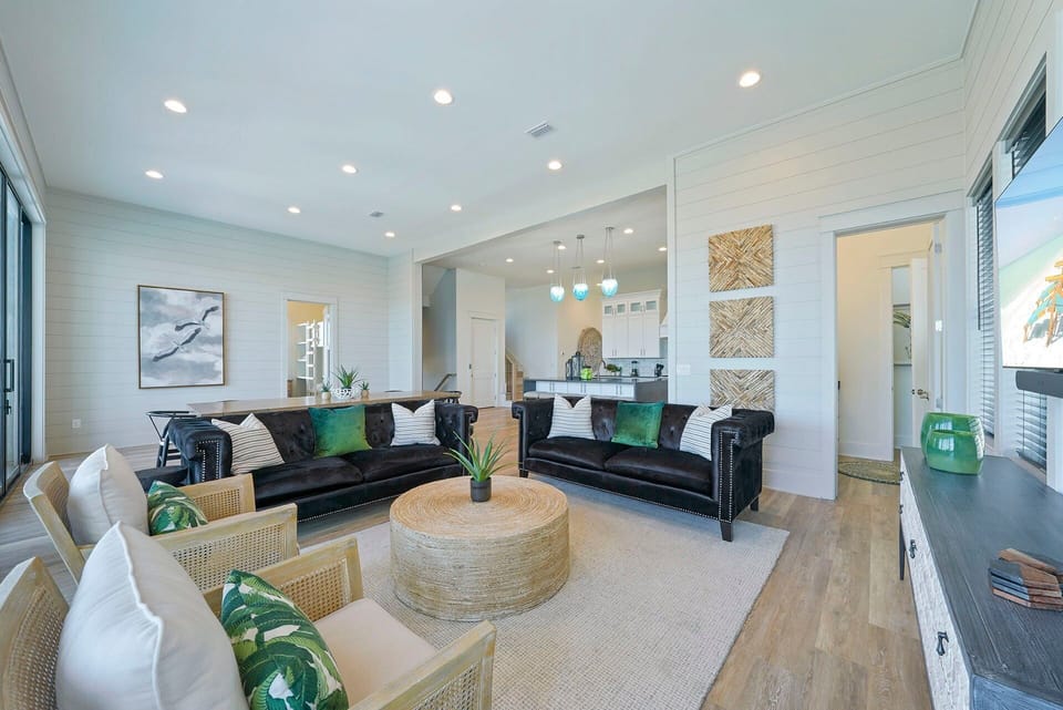 Scarlett's Beach Heaven - Miramar Beach - Living Room