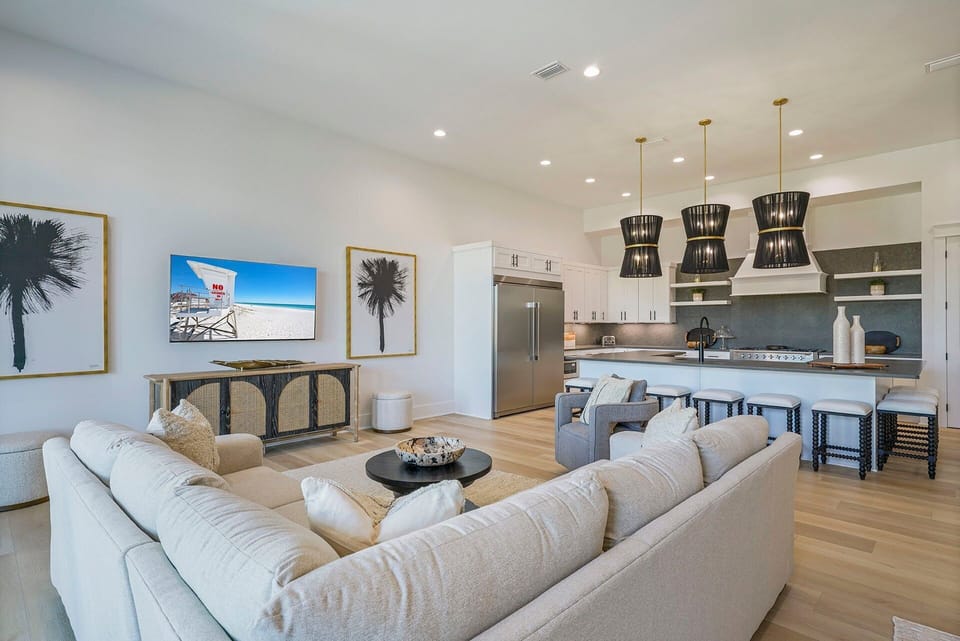 Hey Jude - Santa Rosa Beach - Living Room & Kitchen