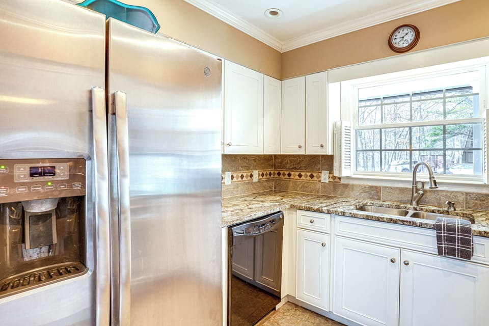Kitchen | 1st Floor | Blender | Toaster