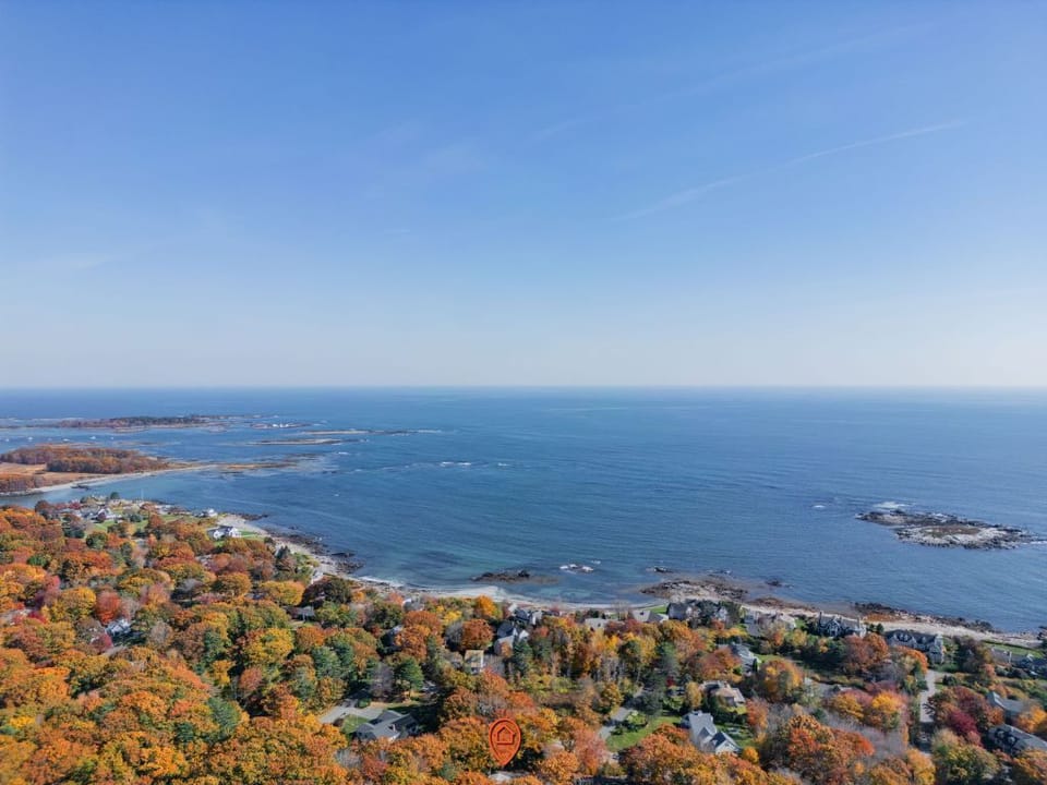 Your coastal adventure awaits! Showing the proximity to miles of rocky Maine.
