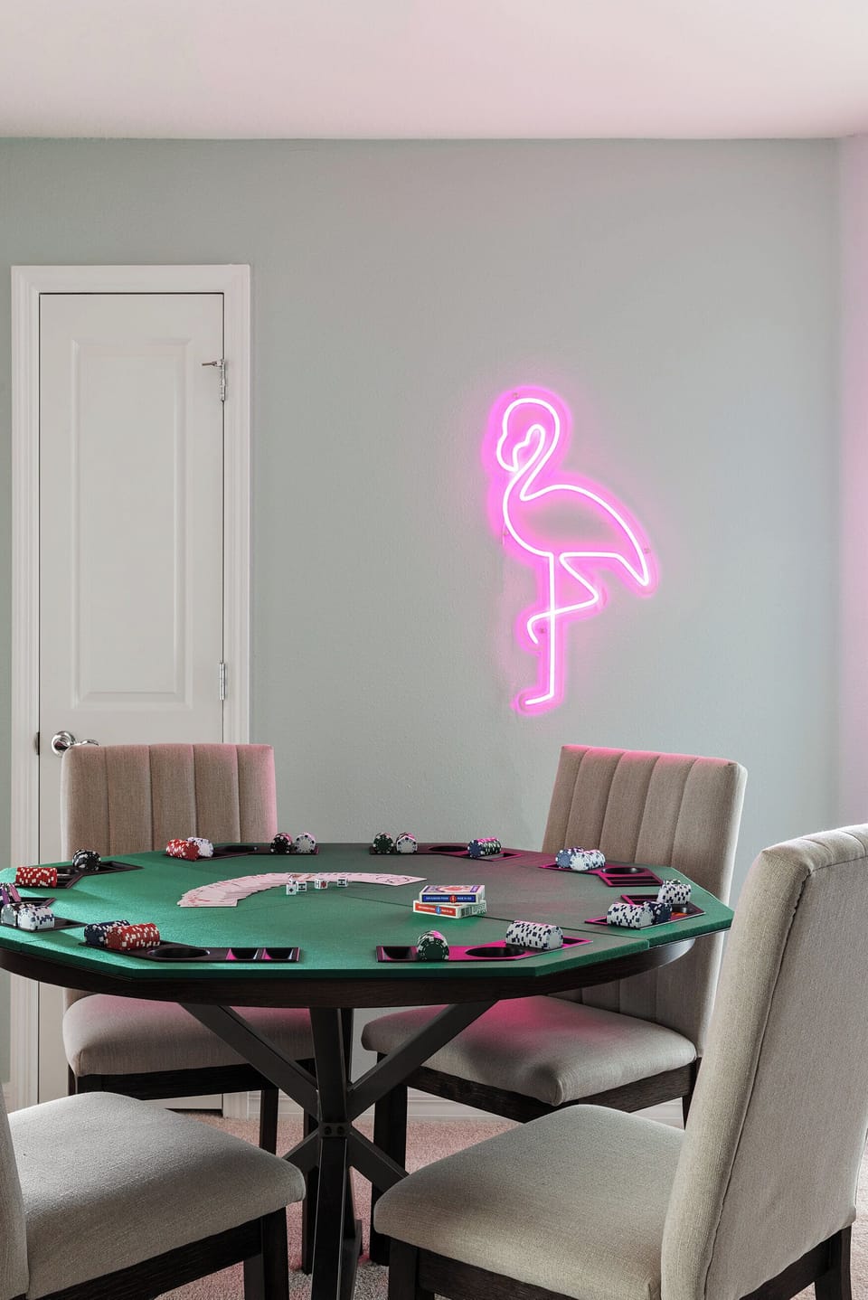 Challenge your friends to a game of poker at this stylish table.