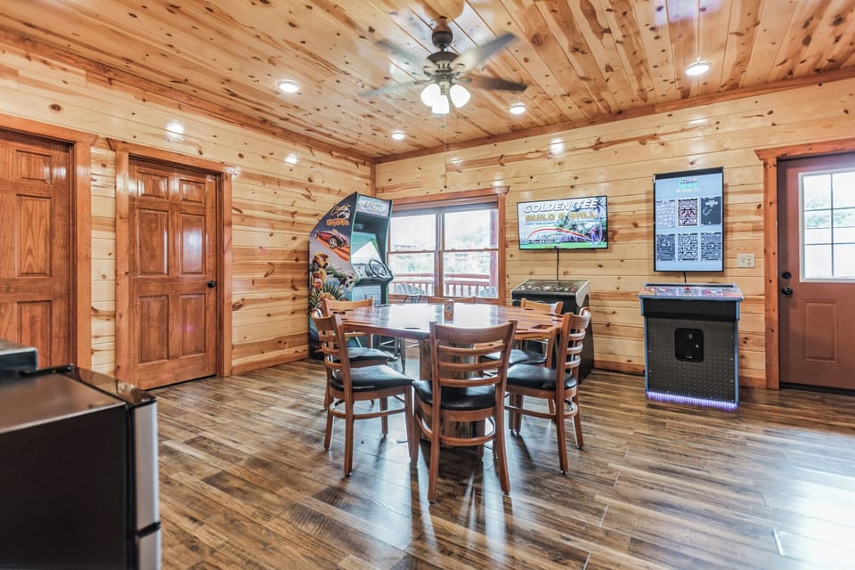 2nd-level game room.