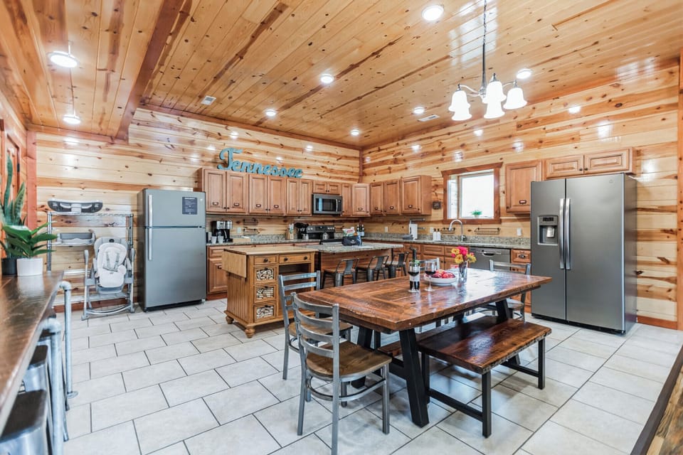 Eat-in kitchen and dining.