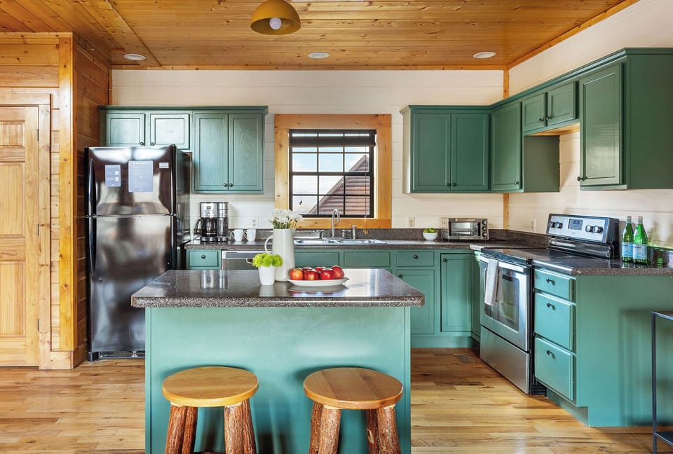 Fully equipped kitchen.
