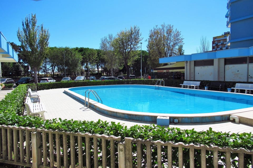 Holiday Home Swimming Pool