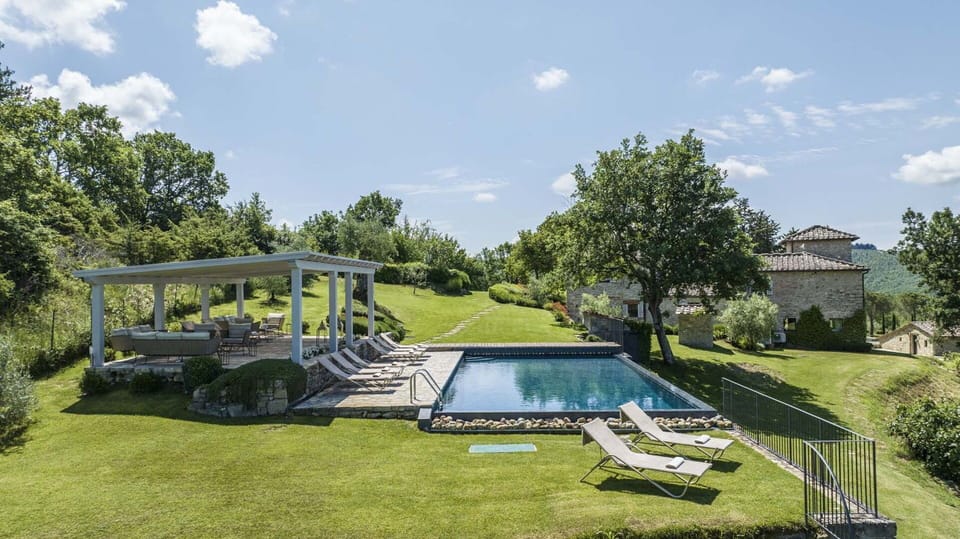 Activities, Amenities, Balcony / Terrace / Patio, Building Exterior, Garden, Kitchen, Pool, Spring, Summer