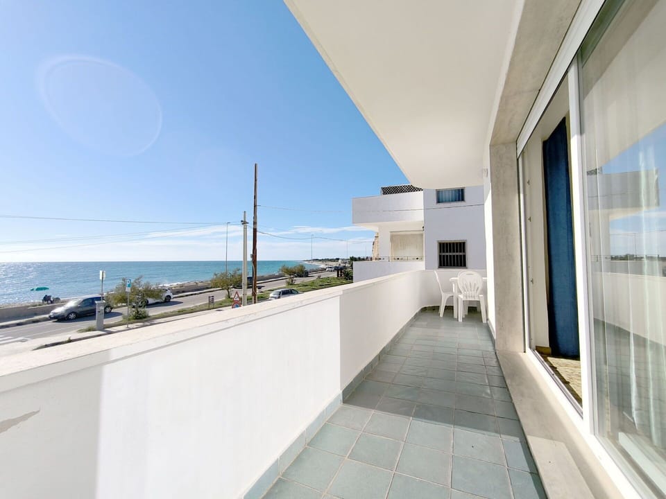 Apartment, Condominium, Balcony, Shade, Daylighting, Hotel, Penthouse Apartment