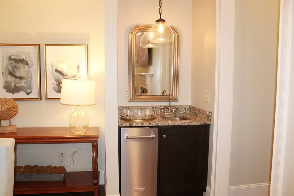 Wet bar
