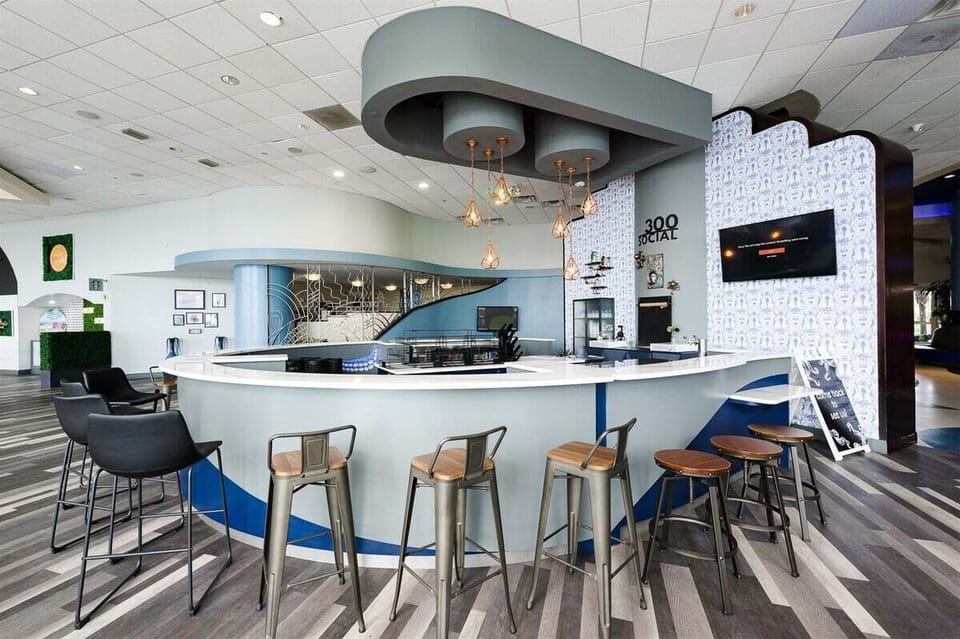 Lobby bar