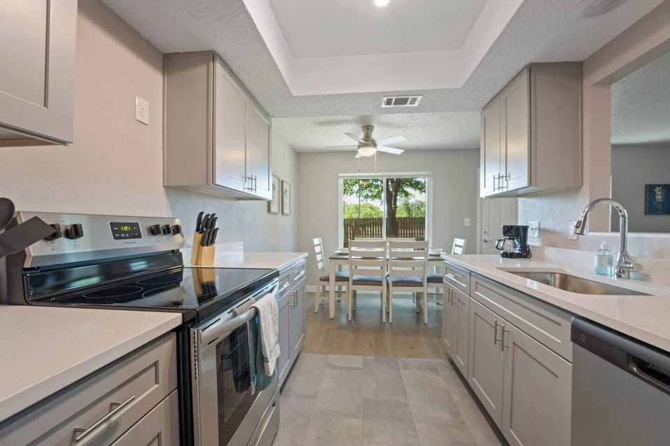 Stainless steel stove and dishwasher