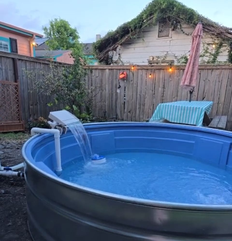 Brand new mini-pool just added to the back yard so you can cool off on those hot summer days. 
