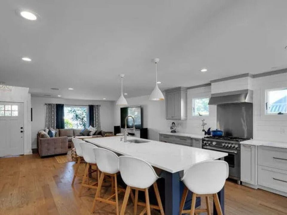 Modern open-concept kitchen