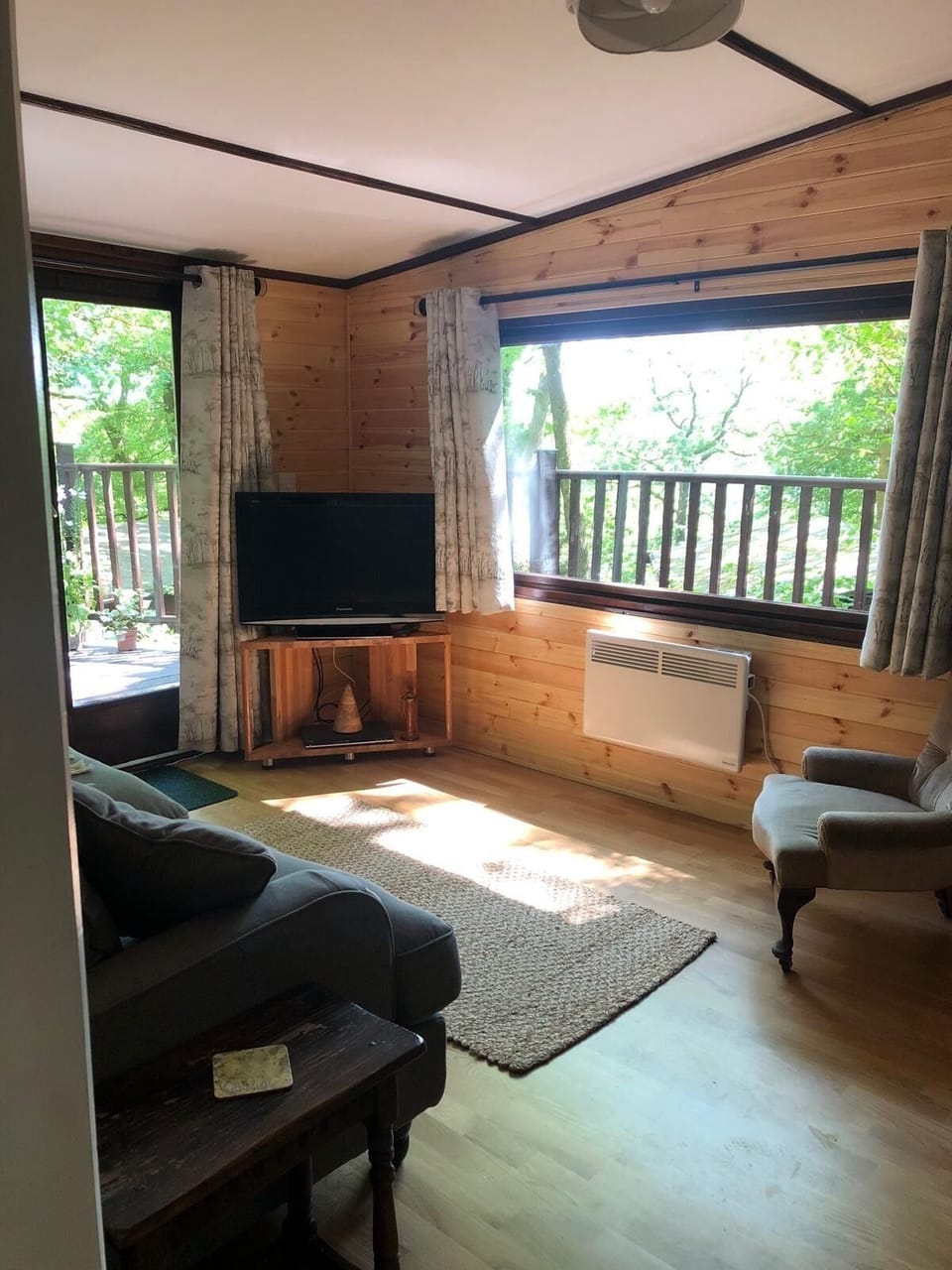 Living Room / Lounge