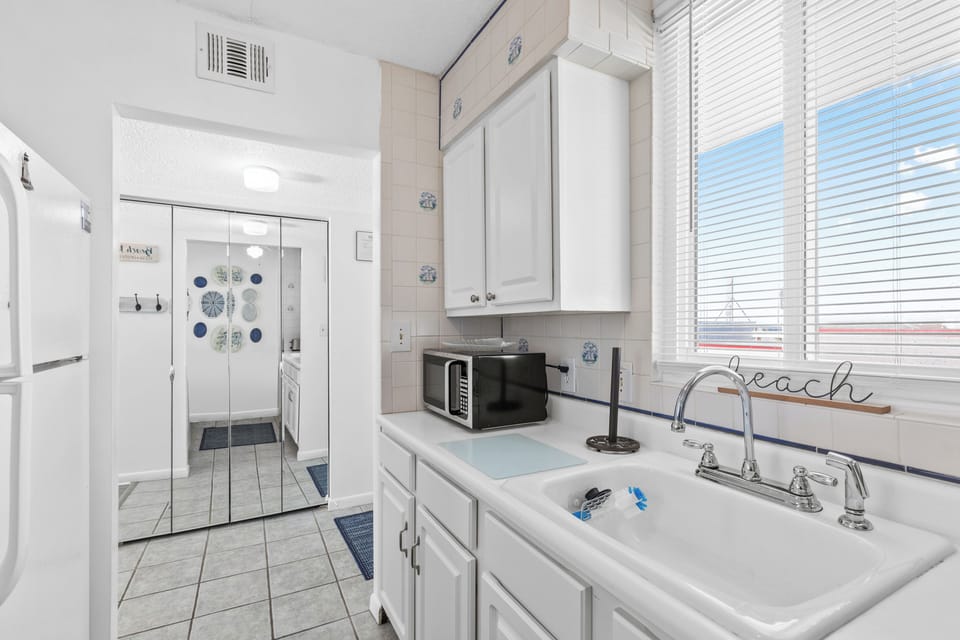 The Chef in your family will adore the Well-Stocked Kitchen.