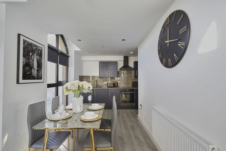 Enjoy meals together in this charming and well-set dining area.
