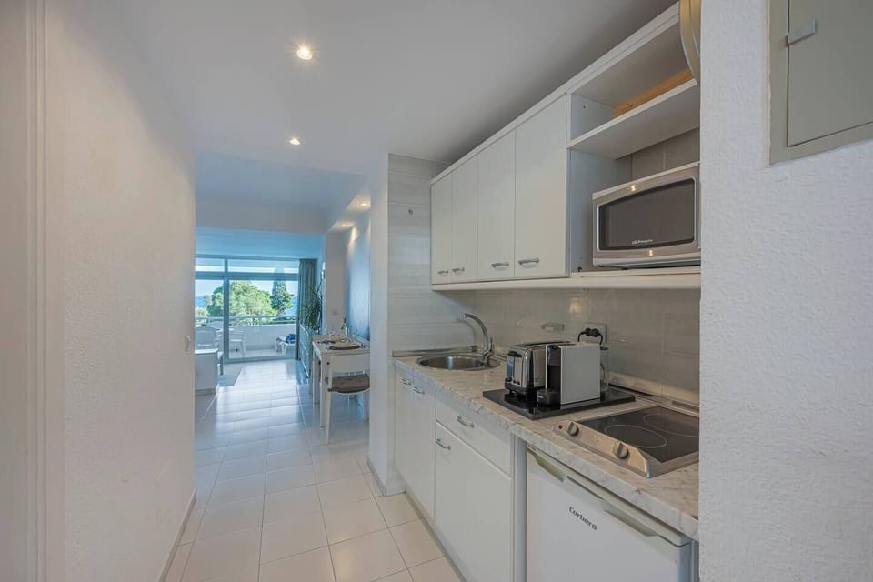 Charming apartment for up to 4 people, with a double bed, bed-sofa, balcony, kitchen and bathroom (24)