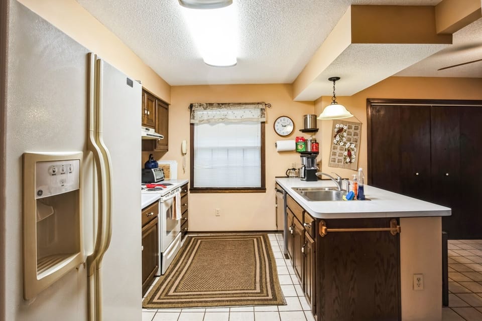 Indoors, Home Decor, Kitchen, Refrigerator, Floor