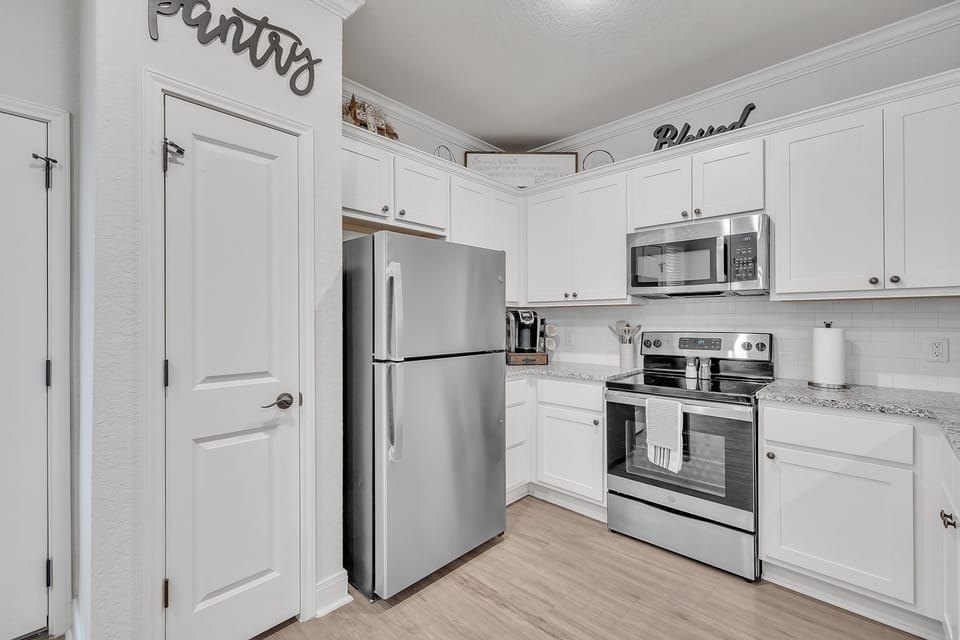 Indoors, Microwave, Oven, Refrigerator, Kitchen