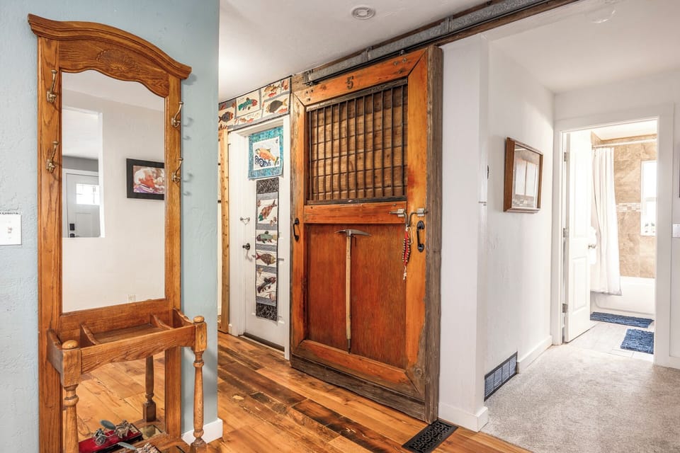 We have everything you need from towels and sheets to soap and paper towels.