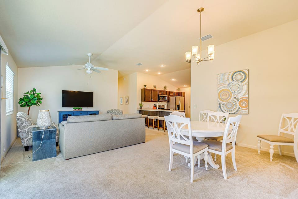 Living Space | Free WiFi | Central A/C & Heating