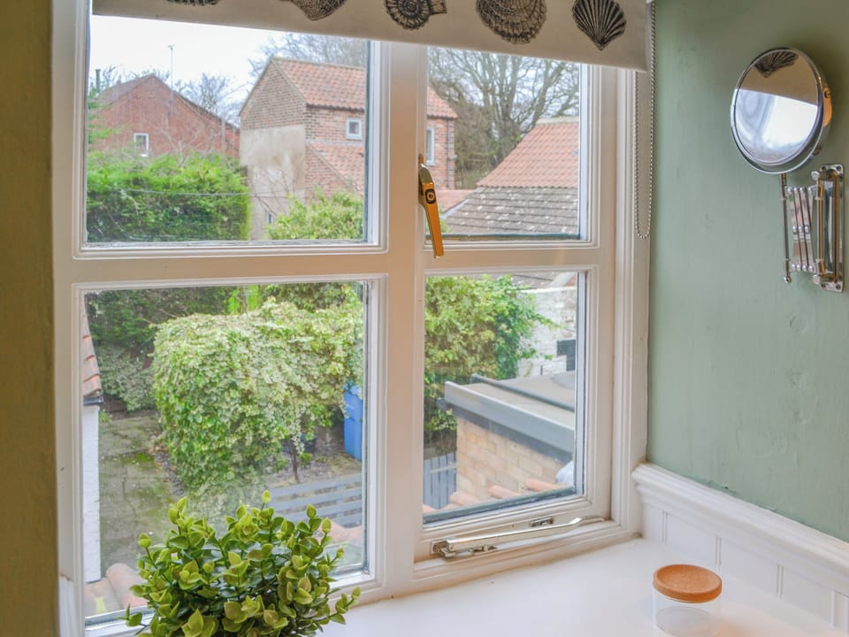 View | Seashell Cottage - Longsmith Cottages, Flamborough