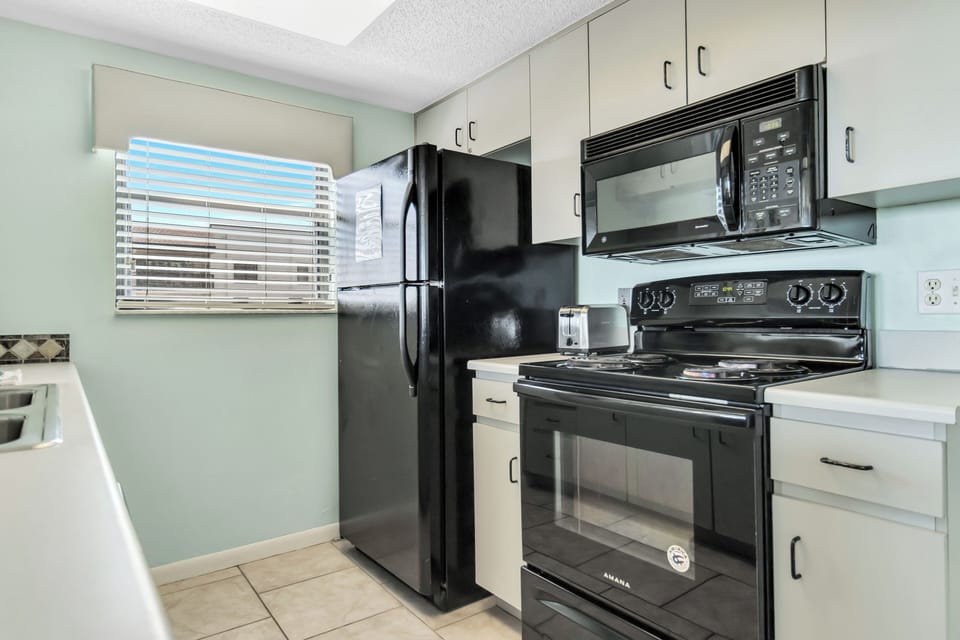 Kitchen (2)