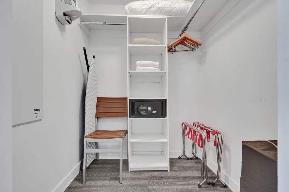Walk-in closet