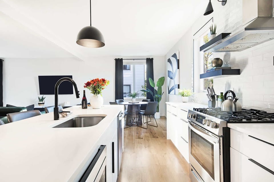 Well-Equipped Kitchen Perfect for Home-Cooked Meals
