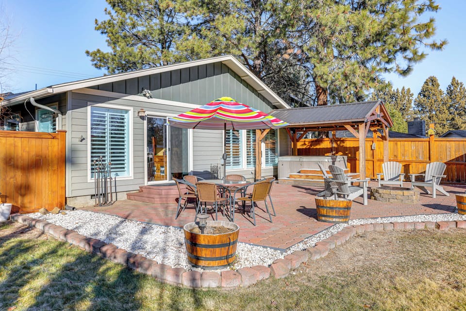 Bend Vacation Rental | 4BR | 2.5BA | 2,000 Sq Ft | 1 Step to Enter