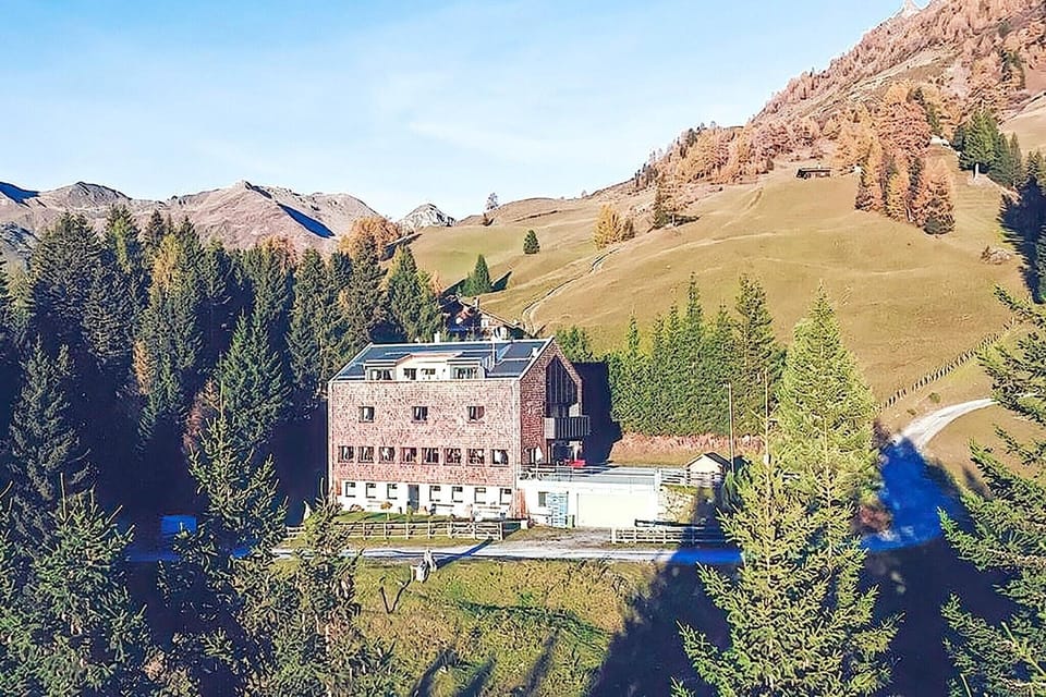 Immediate Surroundings [summer] (<1 km)